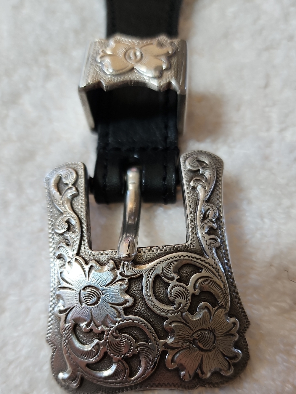 Olga Santini Women's Black Leather Belt Silver Floral Buckle Size M Preowned - Picture 2 of 9